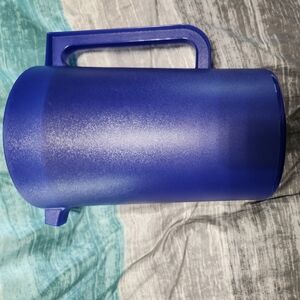 Tupperware pitcher- 1 gallon